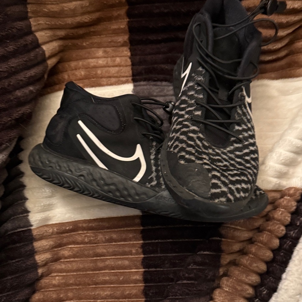 Nike Sneakers Black and White